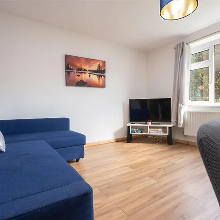 Long 3br House With Parking Feriehus