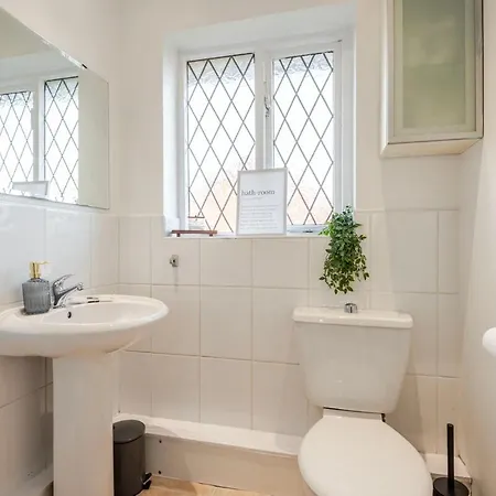 Entire Home With Free Parking Near Old Trafford, Media City & City Centre