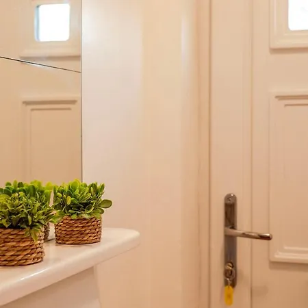 Entire Home With Free Parking Near Old Trafford, Media City & City Centre *