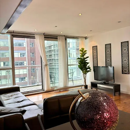 Centre 2 Bed Oasis Free Parking Apartamento *