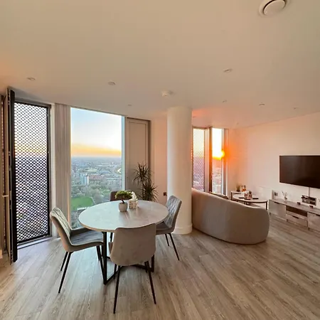 Apartment 3 Bedroom Penthouse In The Centre Deansgate New Build High Floor *