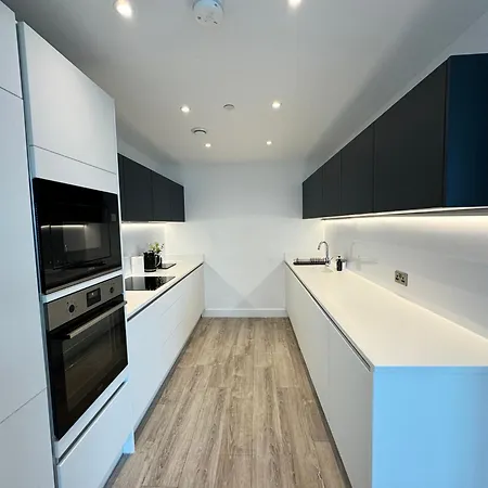 3 Bedroom Penthouse In The Centre Deansgate New Build High Floor *
