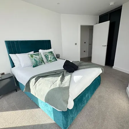 Apartment 3 Bedroom Penthouse In The Centre Deansgate New Build High Floor *