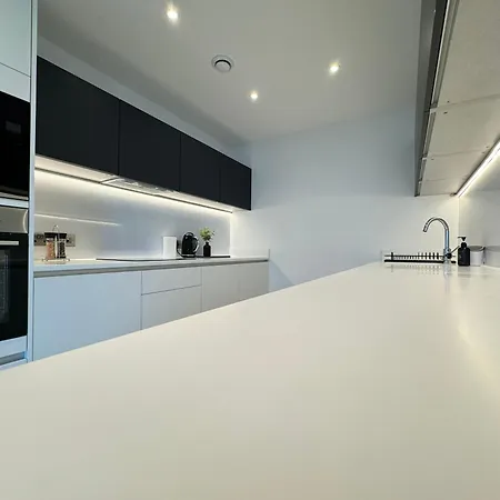 3 Bedroom Penthouse In The Centre Deansgate New Build High Floor *