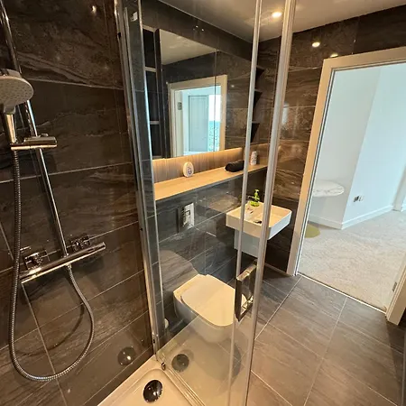 3 Bedroom Penthouse In The Centre Deansgate New Build High Floor *