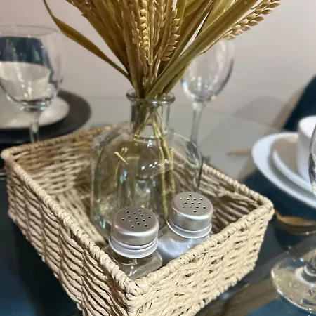 Spacious - Next To Ao Arena & Picadilly Station - Local Attractions - Free Parking דירה