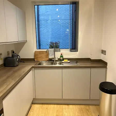 דירה Spacious - Next To Ao Arena & Picadilly Station - Local Attractions - Free Parking