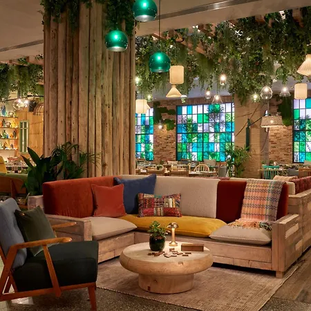 Treehouse 4* Μάντσεστερ