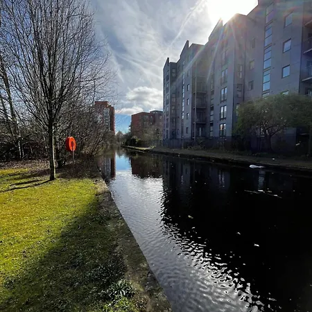 Serene 2-bed Flat With Canal Views - Coop Live & Ethiad Appartamento Manchester