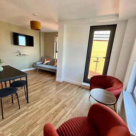 Centre 2 Bed With A Balcony