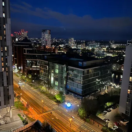 Luxepoint A Luxurious1-bed Flat With Gym And Cinema Apartment Manchester