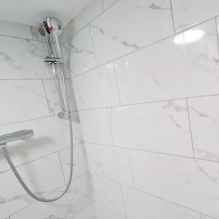 The Ruby Haven, Didsbury - 15mins To Airport - Opp The Christie's Nhs - Sleeps 5