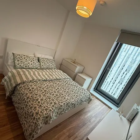 Luxepoint A Luxurious1-bed Flat With Gym And Cinema *