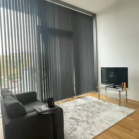 Quays Icon By The Water * Μάντσεστερ