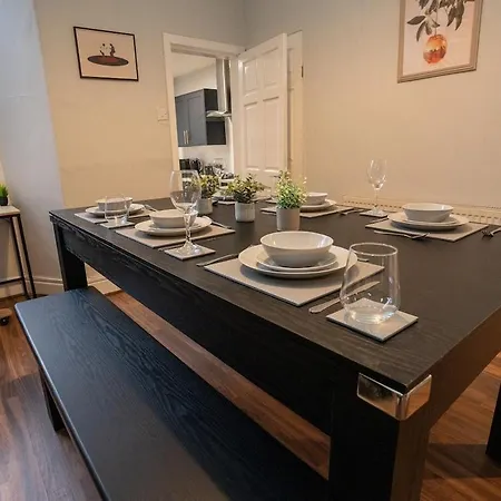 Apartment Comfortable Long Near Old Trafford With Pool Table Manchester