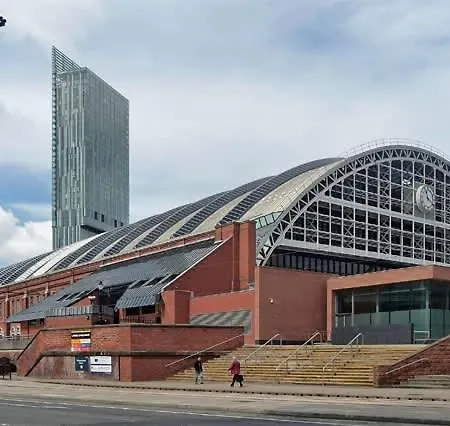 Sleeps 6 Superhost アパート マンチェスター