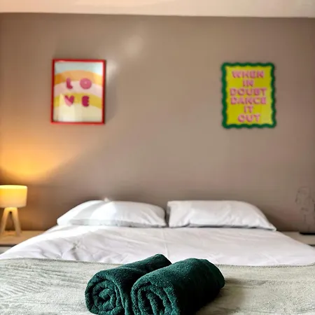Modern Deluxe 2 Bed Heart Of Apartment