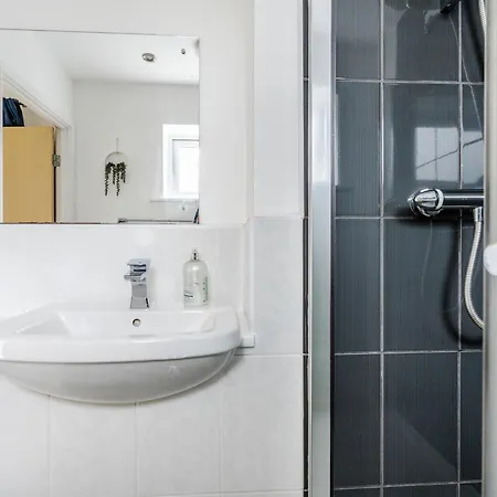 Spacious 4bd 3bt - Etihad - Coop - Pool Table - Free Parking Manchester