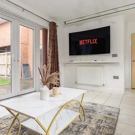 Spacious 4bd 3bt - Etihad - Coop - Pool Table - Free Parking *