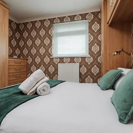 Boutique 3bd Opposite Etihad & Coop - Free Parking - Pool Table Μάντσεστερ