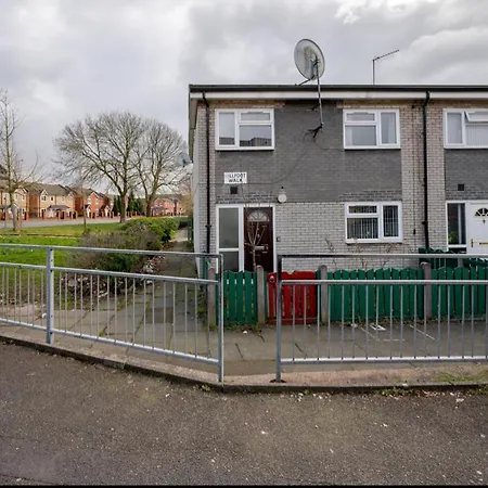 Old Trafford 8 Sleeps Gem Holiday home Manchester