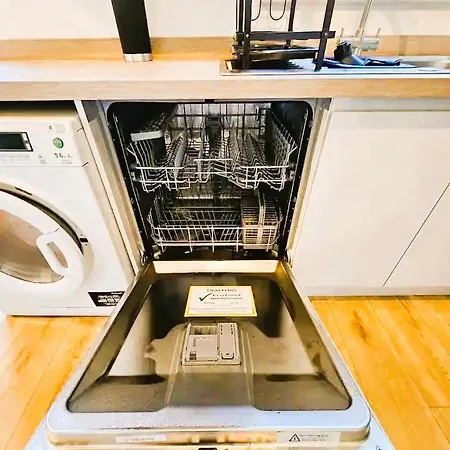 3br House-apartment-free Parking-manchester Airport * مانشستر