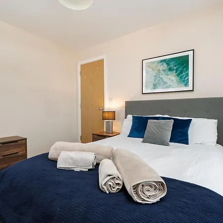 With 2 Parking Spaces! Apartman Manchester