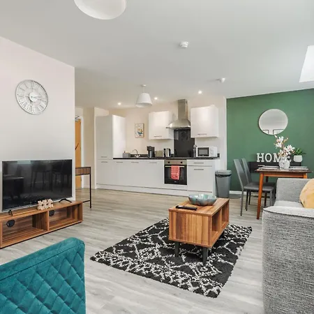 Apartment With 2 Parking Spaces!