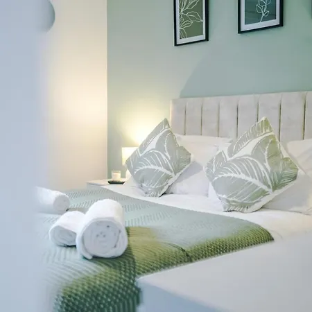 Apartment Monthly Discounted Rate Free Parking Contractors Business Travellers Wifi Manchester