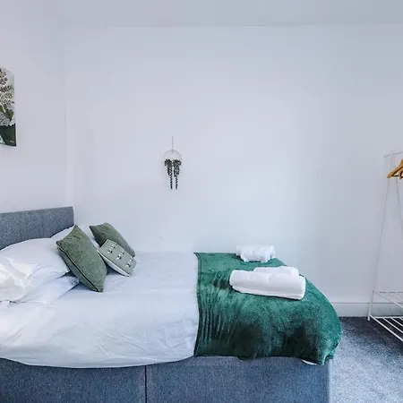 Discounted Month Contractor Parking Wi-fi Sleeps 8 דירה מנצ'סטר