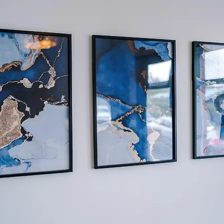 Discounted Month Contractor Parking Wi-fi Sleeps 8 דירה *