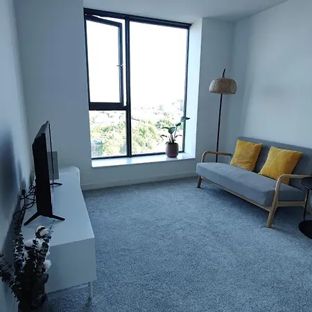アパート Penthouse-like With & Waterfront Views In Old Trafford With 500mbps Internet And Netflix