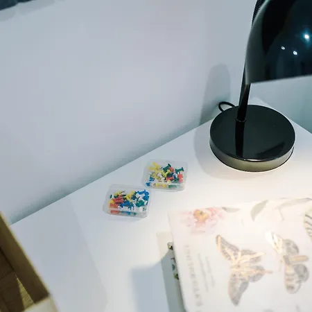 Stunning In Salford With Free Parking, Office, Pool & Ping Pong Table * Manchester