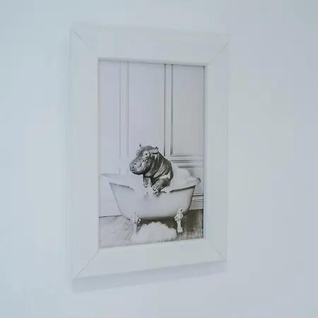 Stunning In Salford With Free Parking, Office, Pool & Ping Pong Table Casa vacanze *