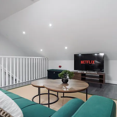 The House Guest house