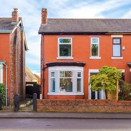 Semesterbostad Barton House - Sleeping 10 Manchester