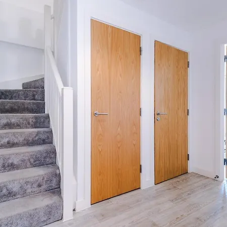 Apartment Monthly Special Salford Fully Equipped Kitchen Wifi