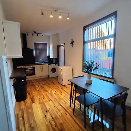 Penzion Double-bedroom In The Heart Of Harpurhey A4 Perfect For Short *