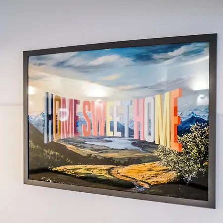 Stunning Duplex In Manchester, Workspace For Professionals Apartment Manchester