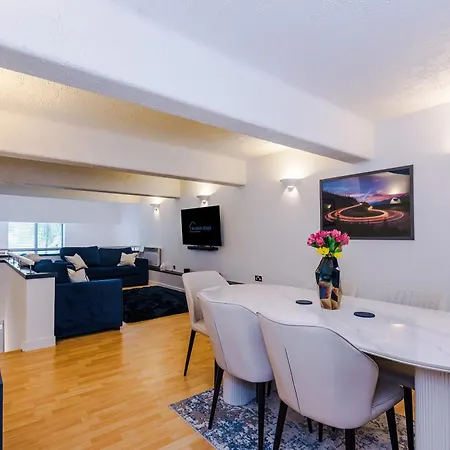 Apartment Stunning Duplex In Manchester, Workspace For Professionals