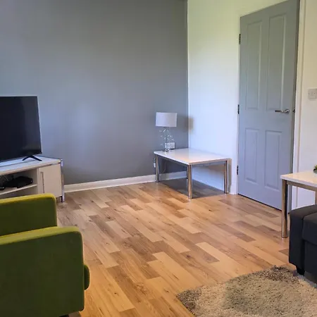 4 Bedroom Tameside Greater Sleeps 8 Tatil Evi Manchester