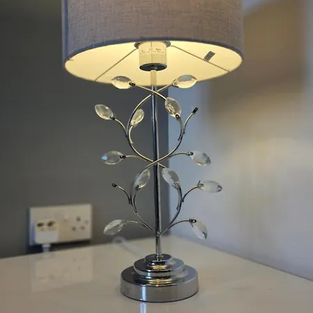 4 Bedroom Tameside Greater Sleeps 8