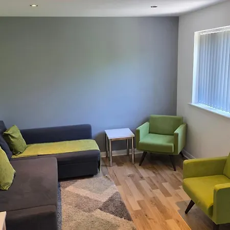 4 Bedroom Tameside Greater Sleeps 8 度假居 曼彻斯特