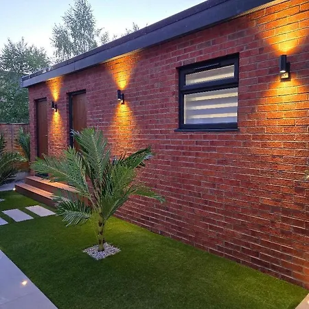 The Cosy Nest - Short Let In Salford Apartament