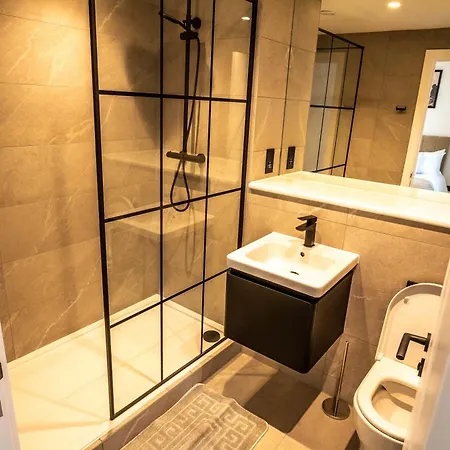 Fabulous 2 Bedroom In *