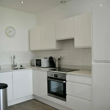 Apartment Spacious 1 Bed Near Etihad *