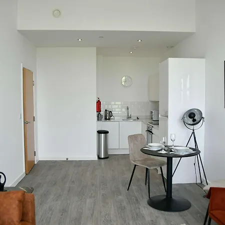 Apartment Spacious 1 Bed Near Etihad *