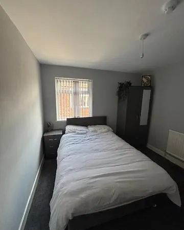 Apartment In Old Trafford