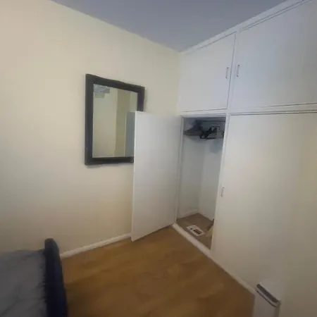 Cozy In Apartment *