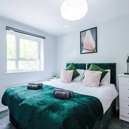 Appartamento Stunning Townhouse In Salford, Free Parking, Pool Table, Table Tennis, 4bedrooms *